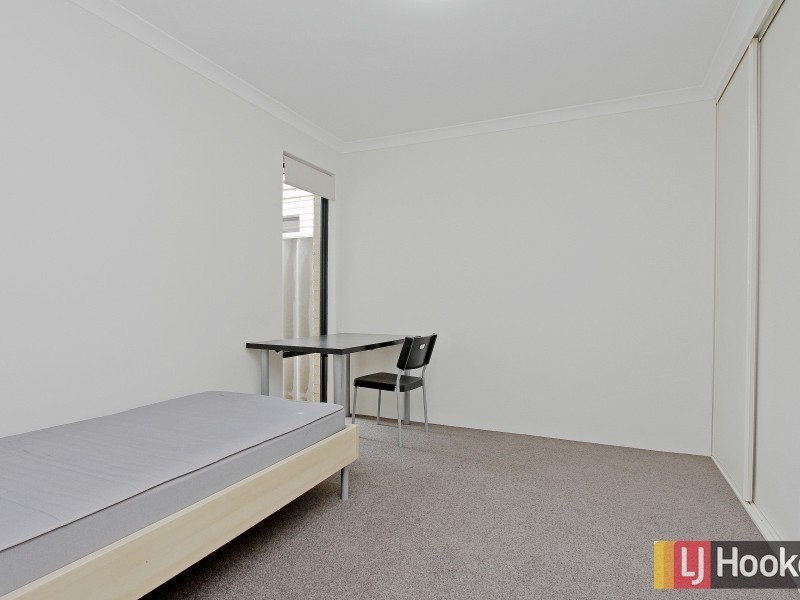 1/13 Civic Gardens, Cannington WA 6107