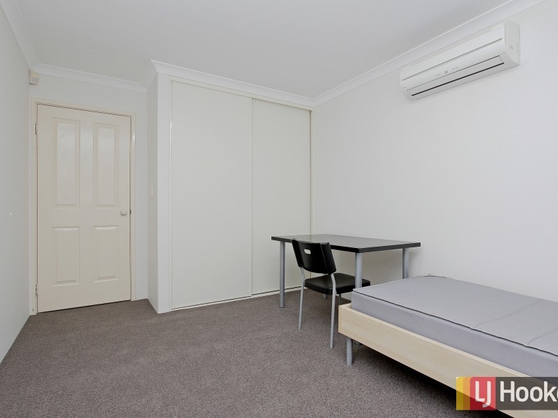 1/13 Civic Gardens, Cannington WA 6107