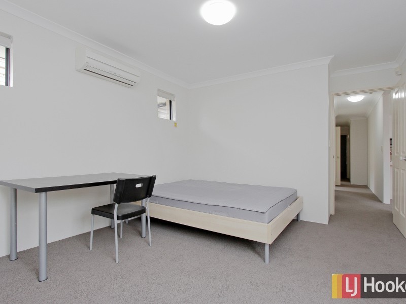 1/13 Civic Gardens, Cannington WA 6107