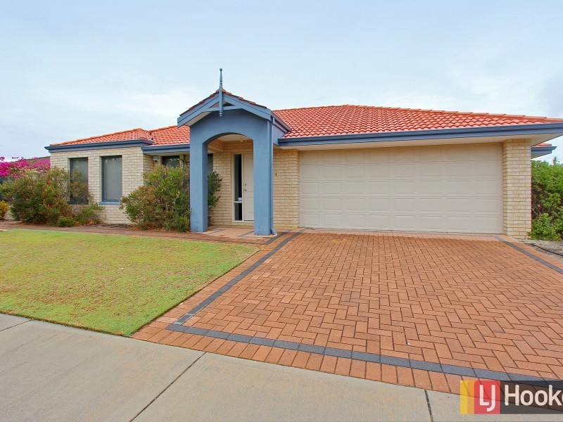 1/13 Civic Gardens, Cannington WA 6107