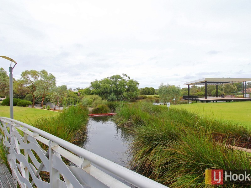 1/13 Civic Gardens, Cannington WA 6107