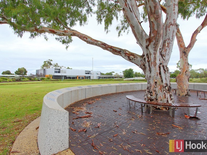 1/13 Civic Gardens, Cannington WA 6107