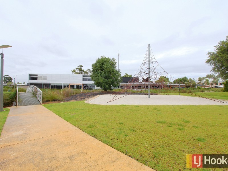 1/13 Civic Gardens, Cannington WA 6107