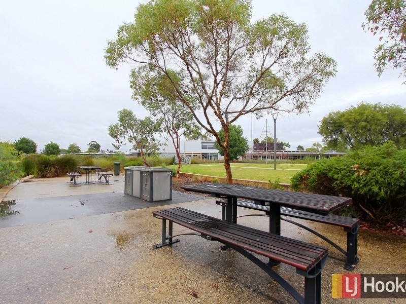 1/13 Civic Gardens, Cannington WA 6107