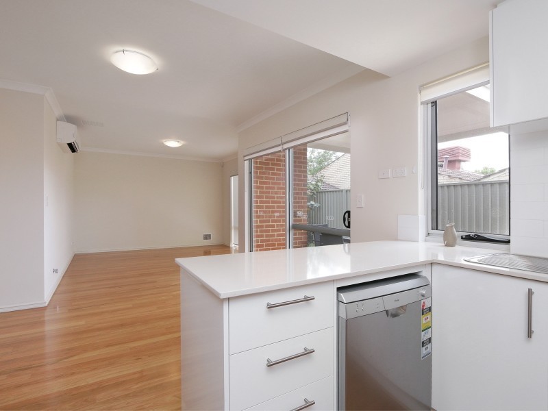 2/10 Leonard Street, Victoria Park WA 6100