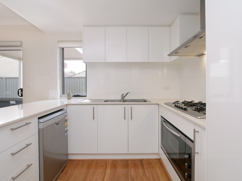 2/10 Leonard Street, Victoria Park WA 6100