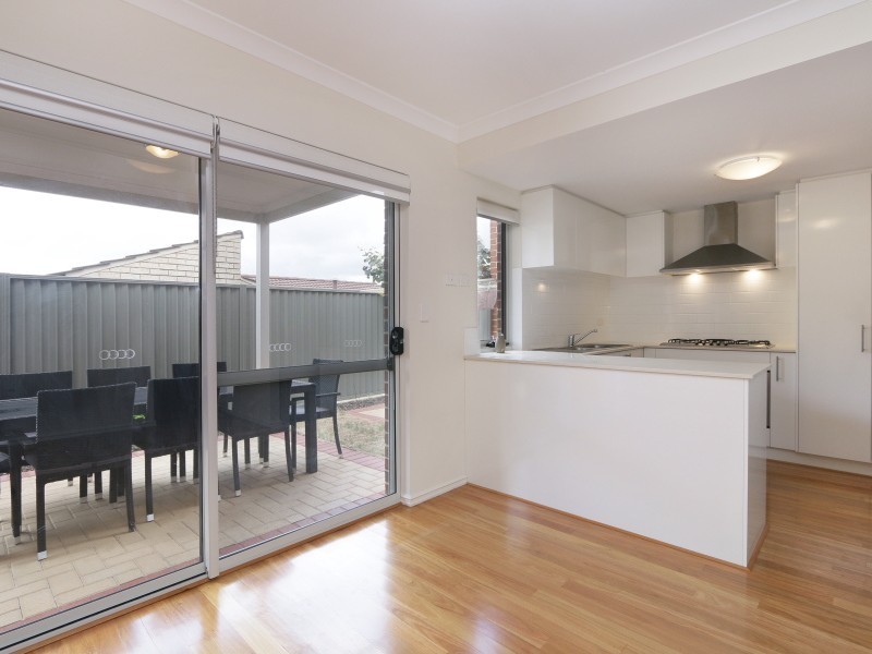 2/10 Leonard Street, Victoria Park WA 6100