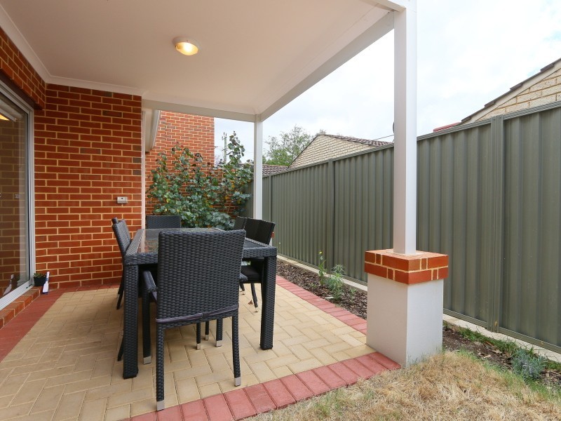 2/10 Leonard Street, Victoria Park WA 6100