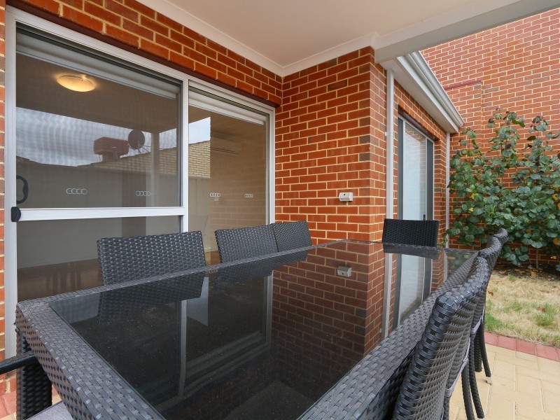 2/10 Leonard Street, Victoria Park WA 6100