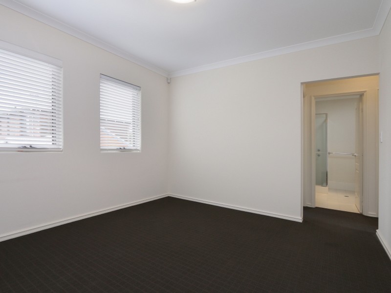 2/10 Leonard Street, Victoria Park WA 6100