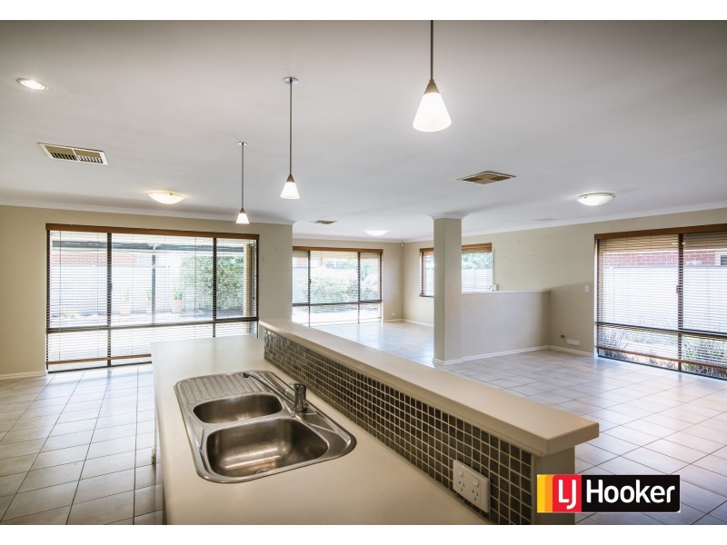 11 Ashtree Boulevard, Wattle Grove WA 6107