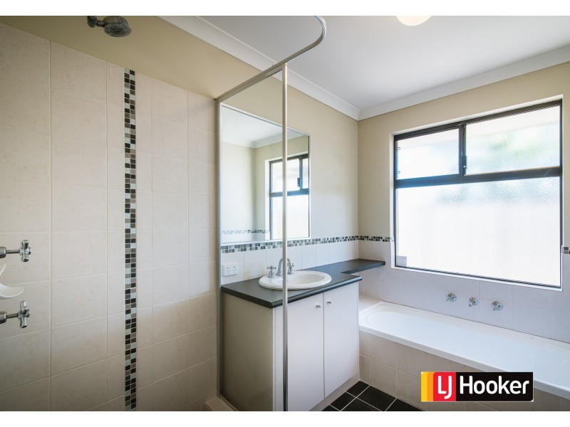 11 Ashtree Boulevard, Wattle Grove WA 6107