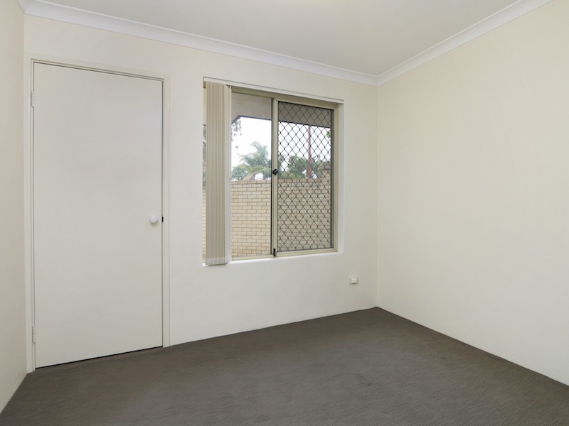 1/2 Braibrise Road, Wilson WA 6107