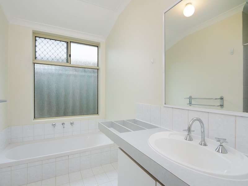 1/2 Braibrise Road, Wilson WA 6107