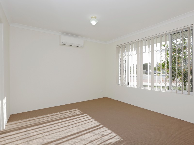 50 Cross Street, Queens Park WA 6107