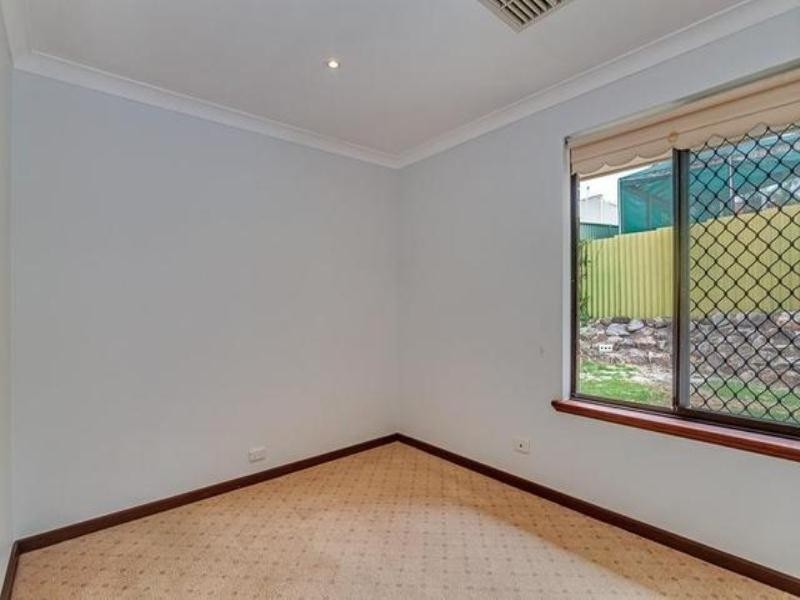 16 Hillock Circle, Leeming WA 6149