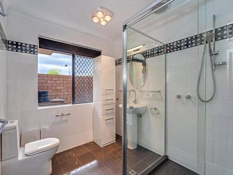 16 Hillock Circle, Leeming WA 6149