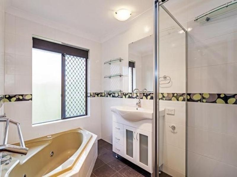 16 Hillock Circle, Leeming WA 6149