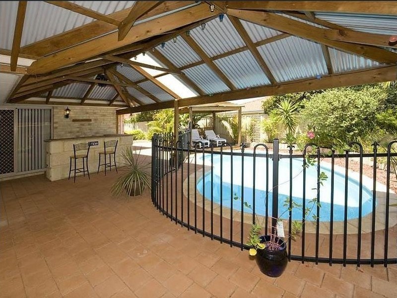 123 Dumbarton Road, Canning Vale WA 6155