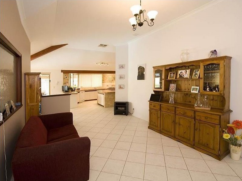 123 Dumbarton Road, Canning Vale WA 6155