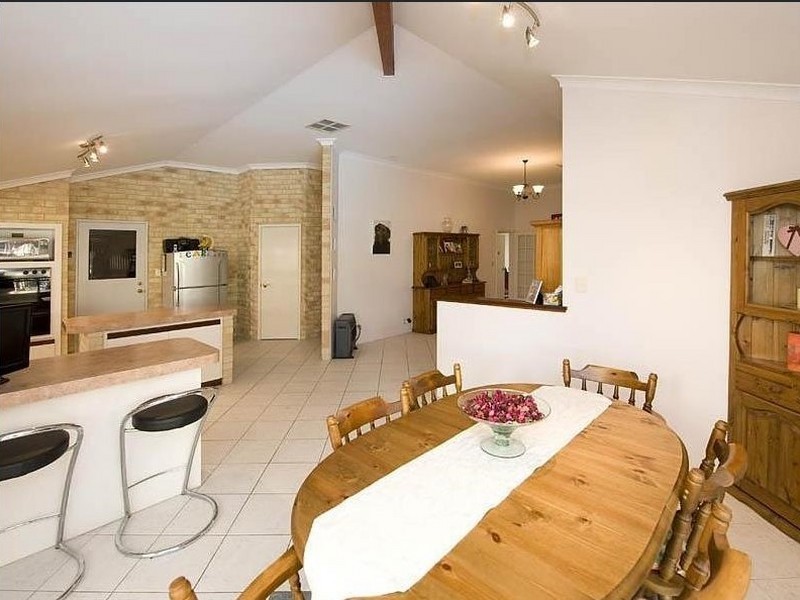 123 Dumbarton Road, Canning Vale WA 6155