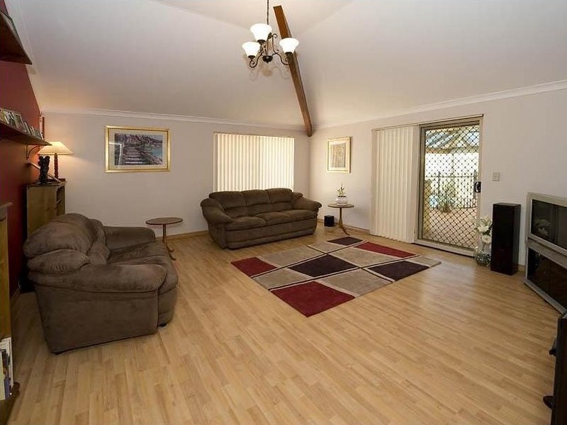 123 Dumbarton Road, Canning Vale WA 6155