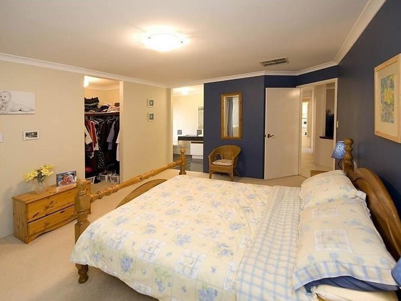 123 Dumbarton Road, Canning Vale WA 6155