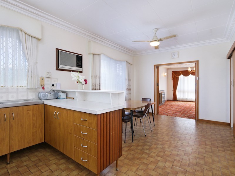 7 Stonehouse Crescent, Bentley WA 6102