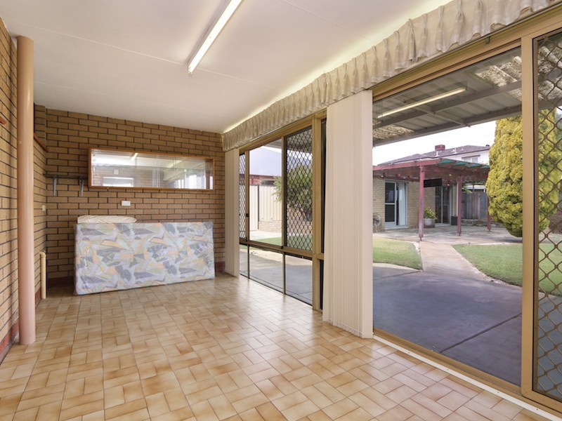 7 Stonehouse Crescent, Bentley WA 6102