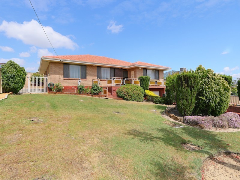 7 Stonehouse Crescent, Bentley WA 6102