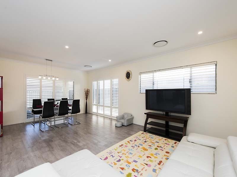 5 Vienta Street, Aveley WA 6069