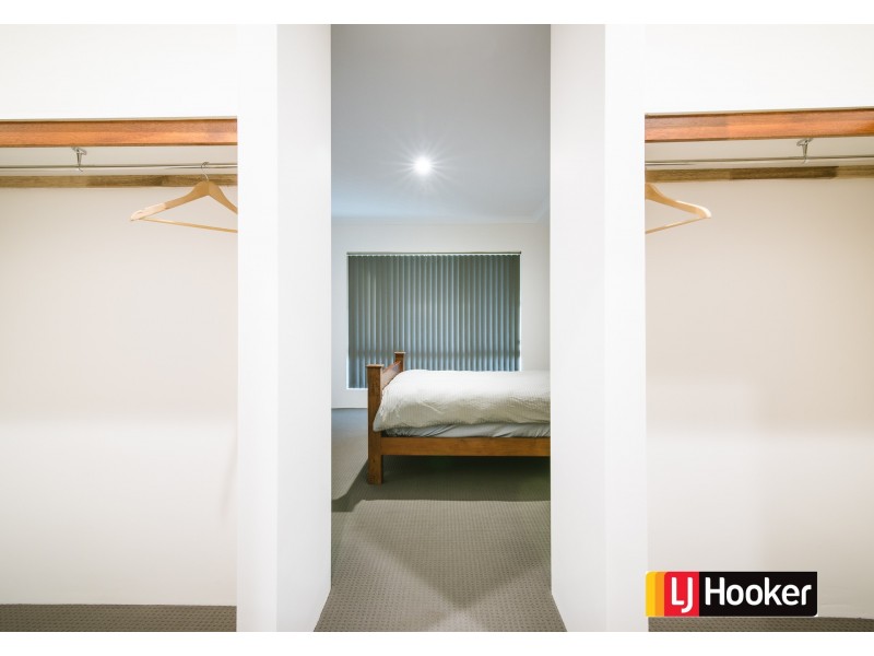 8 Serisier Parkway, Queens Park WA 6107