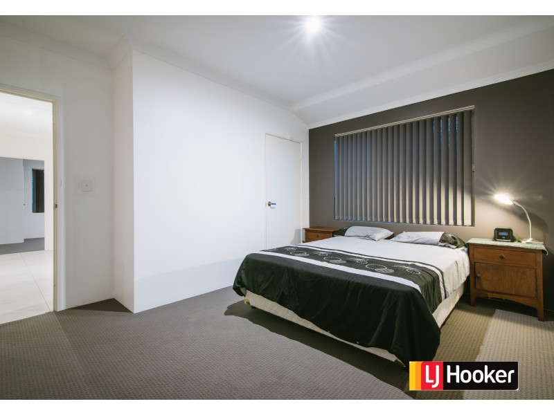 8 Serisier Parkway, Queens Park WA 6107