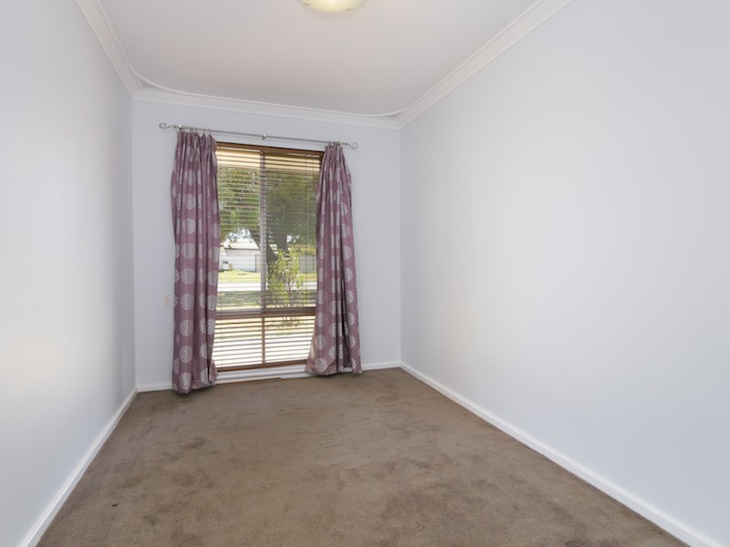28 Saggers Crescent, Beckenham WA 6107