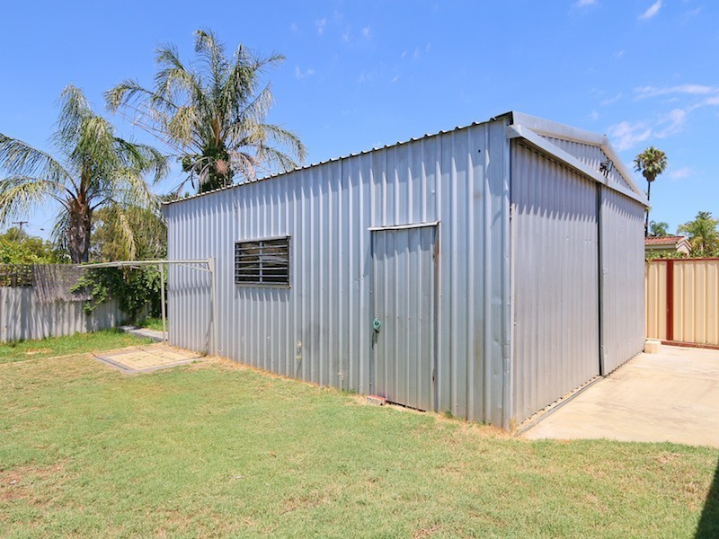 28 Saggers Crescent, Beckenham WA 6107