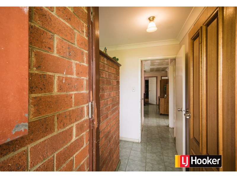 15 Tomlinson Place, Armadale WA 6112