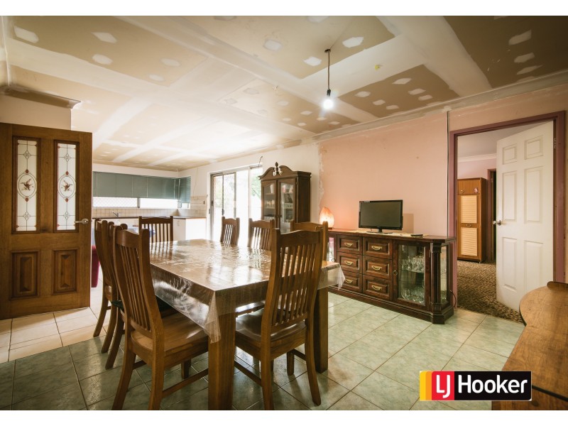 15 Tomlinson Place, Armadale WA 6112