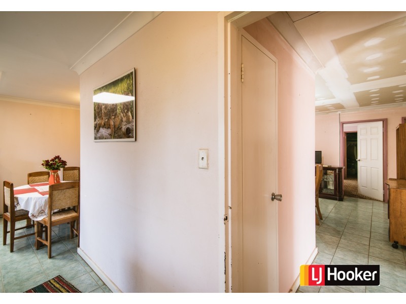 15 Tomlinson Place, Armadale WA 6112