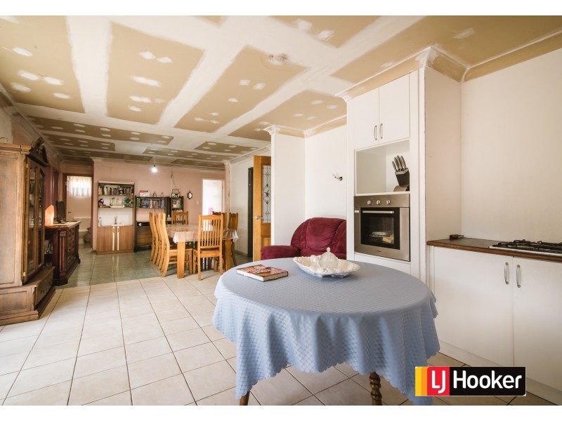 15 Tomlinson Place, Armadale WA 6112