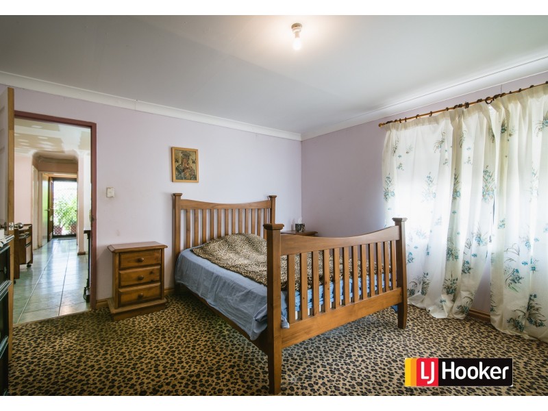 15 Tomlinson Place, Armadale WA 6112