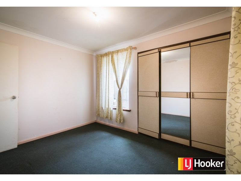 15 Tomlinson Place, Armadale WA 6112