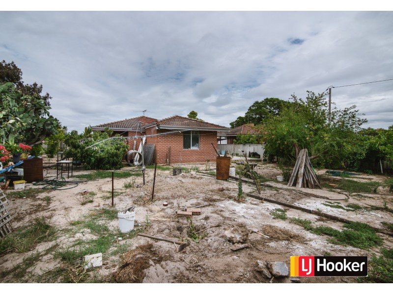 15 Tomlinson Place, Armadale WA 6112