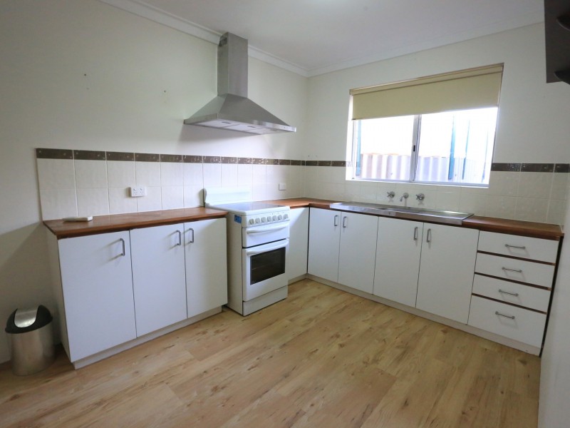 17B Fleming Avenue, Wilson WA 6107