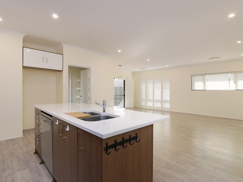 5 Vienta Street, Aveley WA 6069