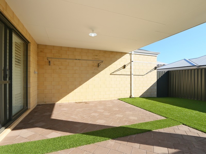 5 Vienta Street, Aveley WA 6069