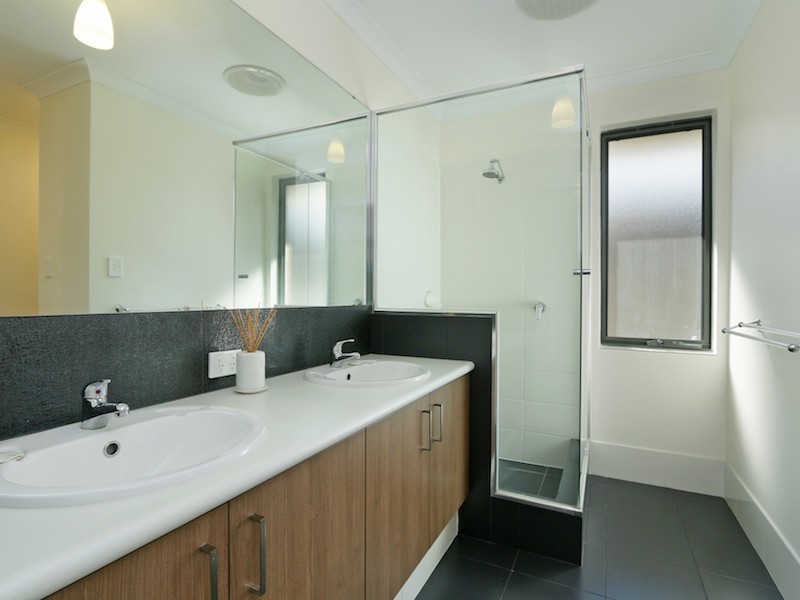 5 Vienta Street, Aveley WA 6069