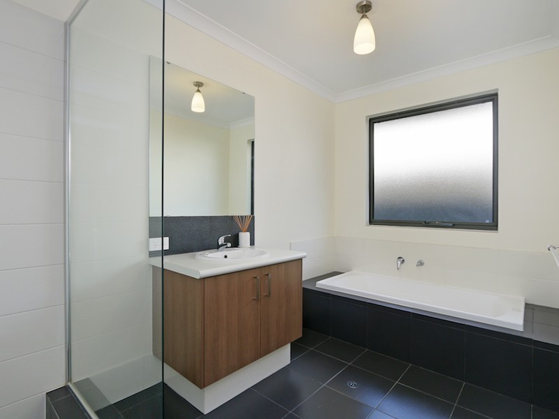 5 Vienta Street, Aveley WA 6069