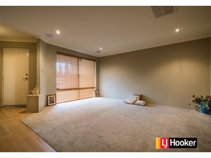 15 Jonah Way, Canning Vale WA 6155