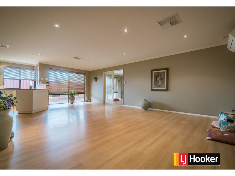 15 Jonah Way, Canning Vale WA 6155