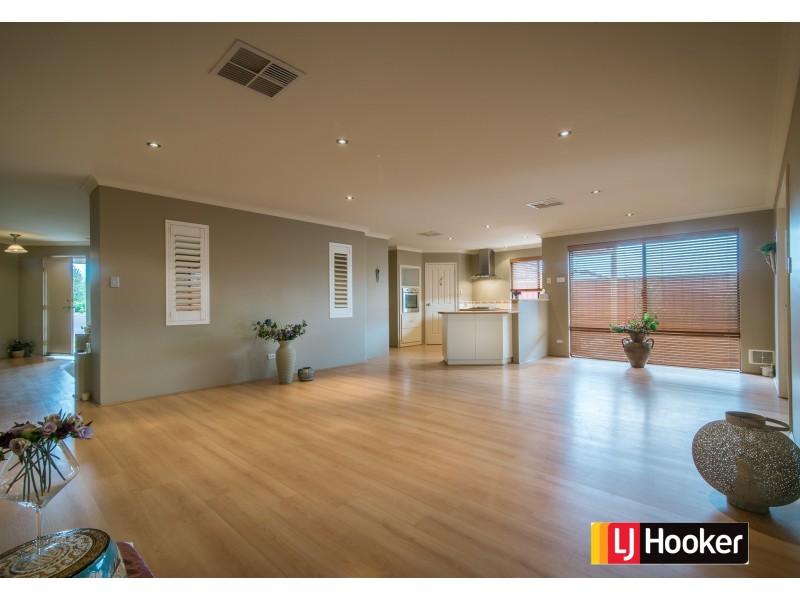 15 Jonah Way, Canning Vale WA 6155